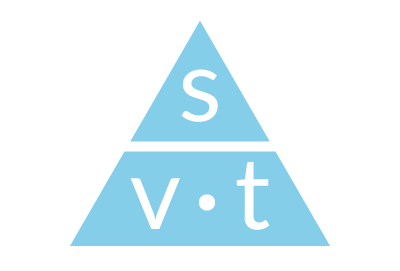 SVT-triangeln, med strecket för division och punkten för multiplikation utsatta.